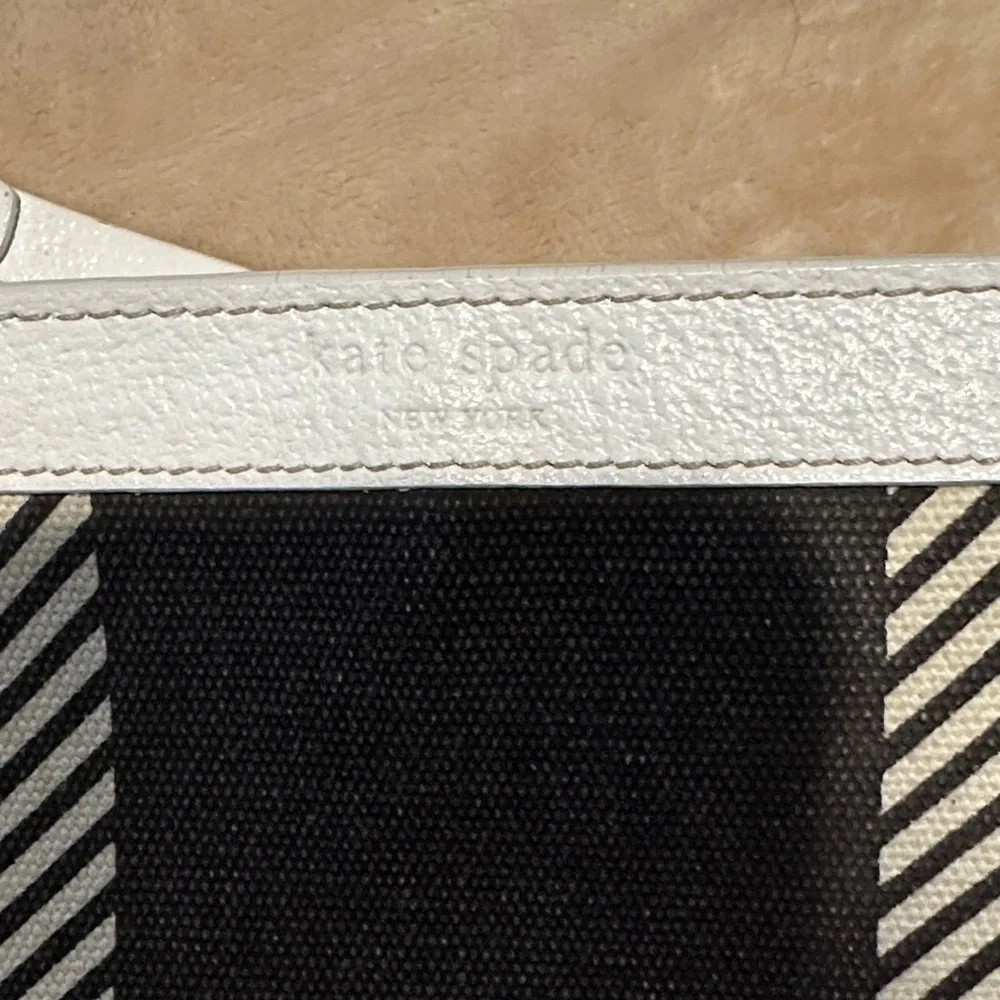 kate spade compact wristlet